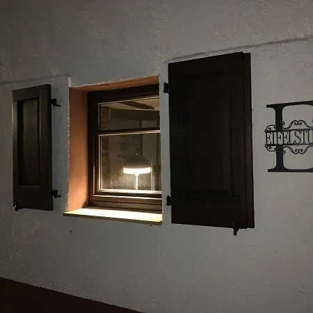 Eifelstuben Mit Charme - Bauernstube Vulkaneifel - Naehe Und Burgruine * 우멘