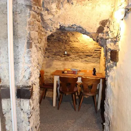 Eifelstuben Mit Charme - Bauernstube Vulkaneifel - Naehe Und Burgruine *