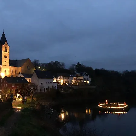 Eifelstuben Mit Charme - Bauernstube Vulkaneifel - Naehe Und Burgruine *