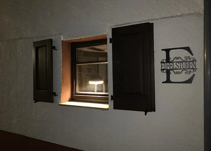 Eifelstuben Mit Charme - Bauernstube Vulkaneifel - Naehe Und Burgruine * Ulmen