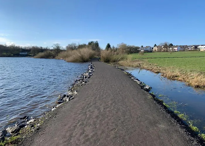 Eifelstuben Mit Charme - Bauernstube Vulkaneifel - Naehe Und Burgruine