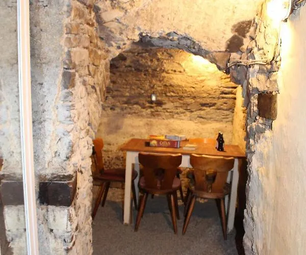 Eifelstuben Mit Charme - Bauernstube Vulkaneifel - Naehe Und Burgruine *