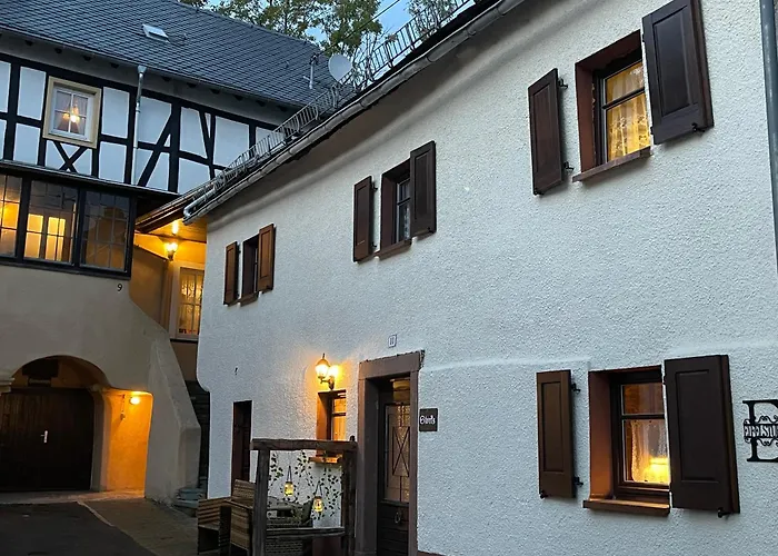 Eifelstuben Mit Charme - Bauernstube Vulkaneifel - Naehe Und Burgruine